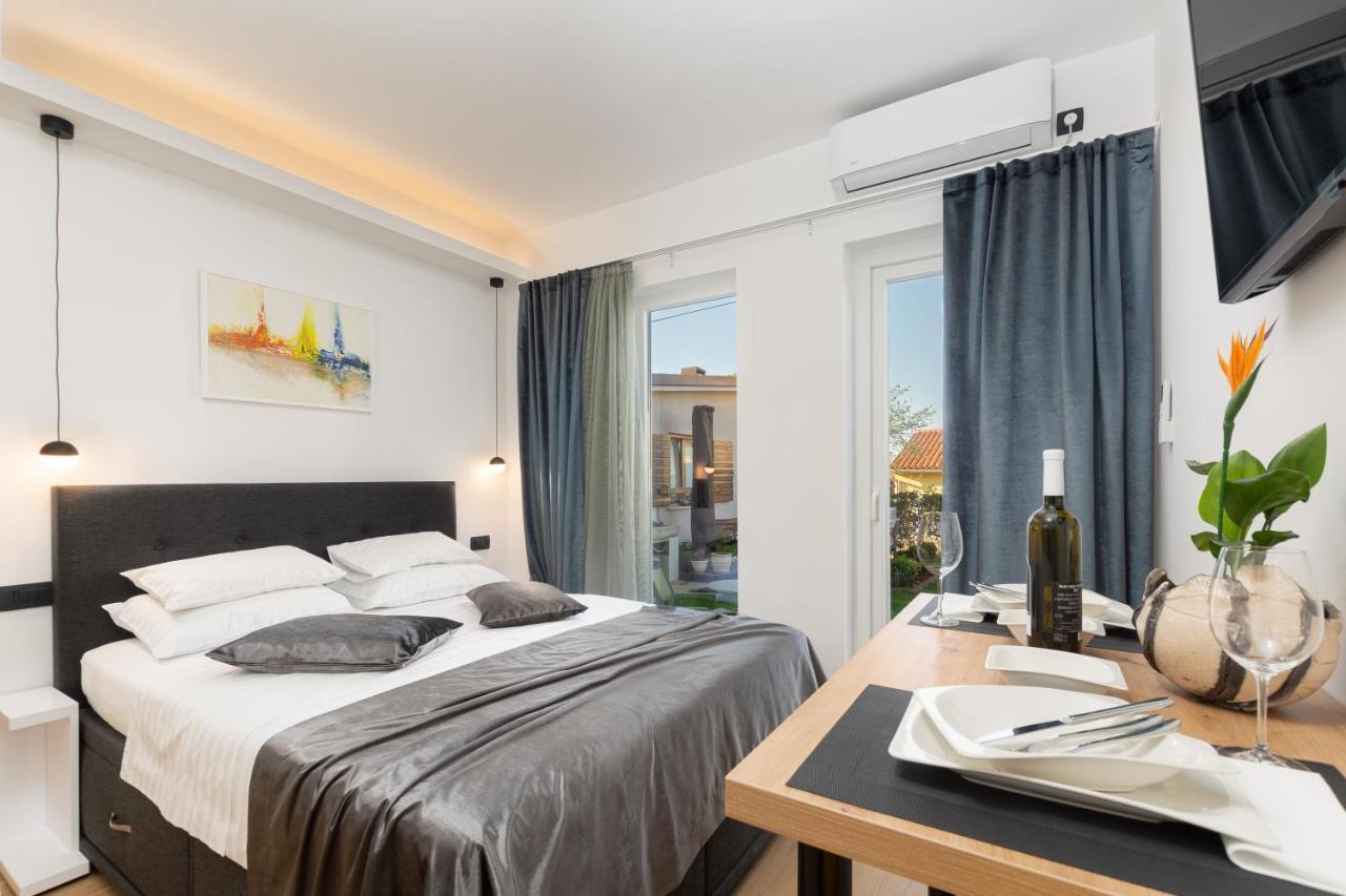 Studio Apartman Lilly With Private Parking In The Yard Of The House Pula Zewnętrze zdjęcie