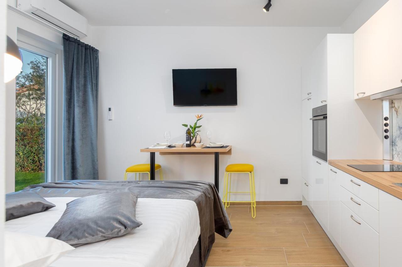 Studio Apartman Lilly With Private Parking In The Yard Of The House Pula Zewnętrze zdjęcie