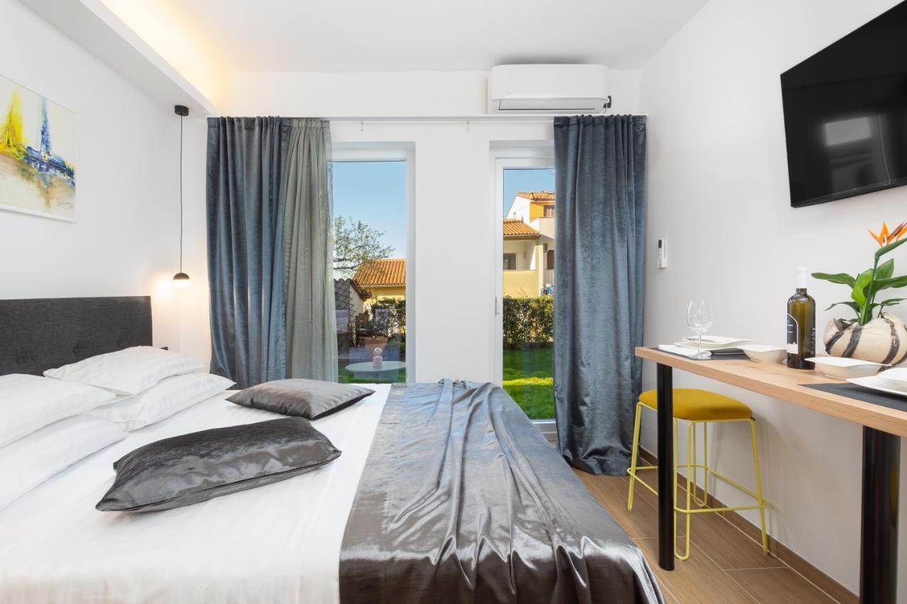 Studio Apartman Lilly With Private Parking In The Yard Of The House Pula Zewnętrze zdjęcie