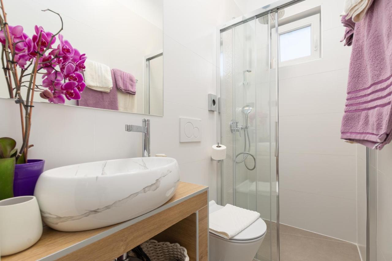 Studio Apartman Lilly With Private Parking In The Yard Of The House Pula Zewnętrze zdjęcie