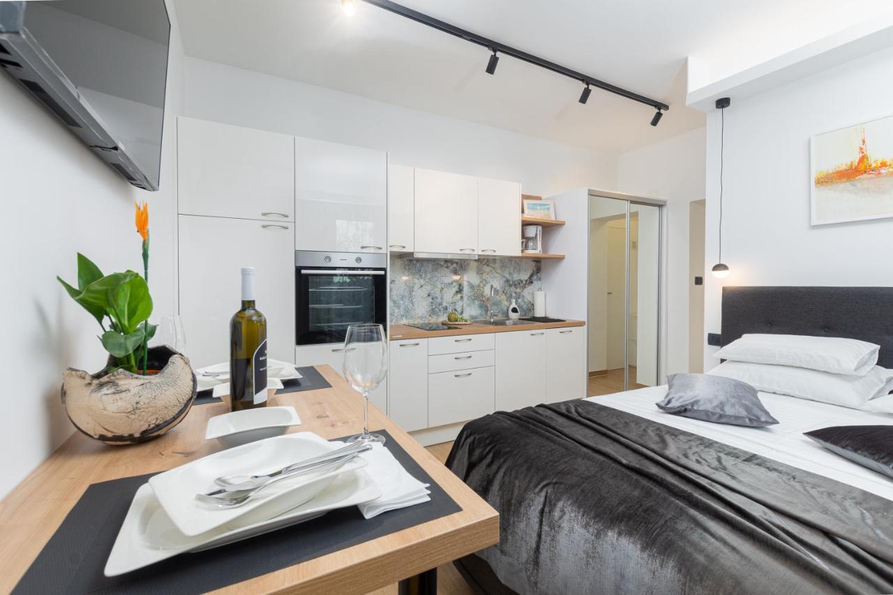 Studio Apartman Lilly With Private Parking In The Yard Of The House Pula Zewnętrze zdjęcie